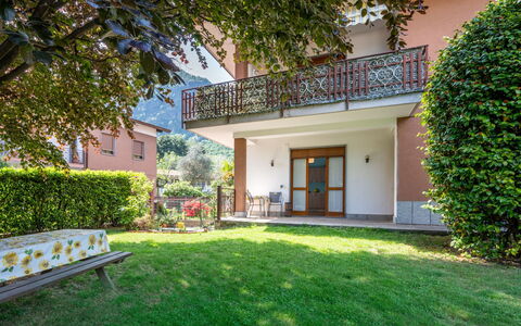 Les Maisons della Fattoria: Himmel, Pflanze, Gebäude, Daytime, Eigentum, Fenster, Baum, Die Architektur, Urban Design, Freizeit