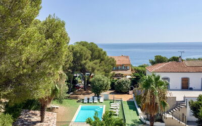 Calanques des Issambres 164.1: Eigentum, Resort, Natürliche Landschaft, Schwimmbad, Grundeigentum, Haus, Gebäude, Urlaub, Estate, Baum