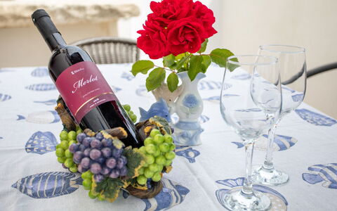 San Martino Ii: Blume, Pflanze, Tabelle, Drinkware, Geschirr, Flasche, Kelche, Wein, Weinglas, Glasflasche