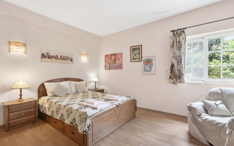 Monte Meco: Möbel, Bett, Interior Design, Schlafzimmer, Fussboden, Zimmer, Holz, Flooring, Decke, Bedding