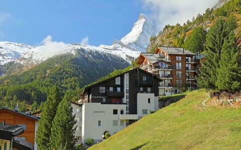 Armina: Zuhause, Gebirge, Bergstation, Alpen, Gipfel, Glazialmorphologie, Grat, Schnee, Bergdorf