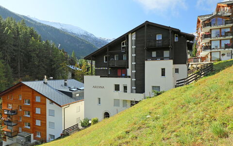 Armina: Wohnung, Bergdorf, Balkon, Hotel, Villa, Alpen