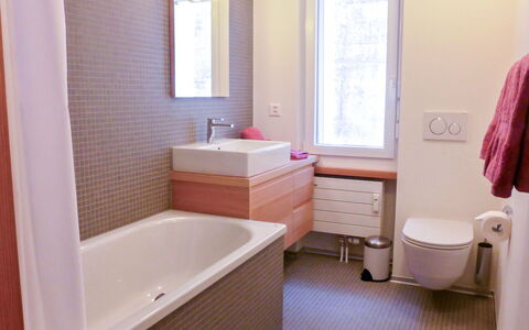 Armina: Badezimmer, Armatur, Bad Sink, Interior Design, Flooring, Sinken, Fussboden, Zapfhahn, Toilette, Badezimmerschrank