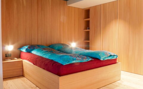 Armina: Wand, Holz, Interior Design, Schlafzimmer, Möbel, Flooring, Fussboden, Bett, Zimmer, Bettdecke