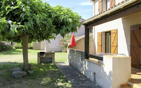 Moriani-Plage 644: Eigentum, Haus, Grundeigentum, Baum, Zuhause, Gebäude, Nachbarschaft, Die Architektur, Pflanze, Wohngebiet