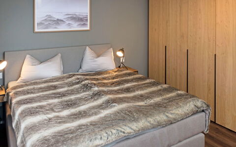 Monazit: Schlafzimmer, Bett, Möbel, Zimmer, Matratze, Bettdecke, Bedding, Bettrahmen, Eigentum, Fussboden