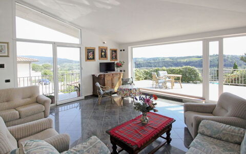 La Rosa: Eigentum, Zimmer, Wohnzimmer, Möbel, Gebäude, Interior Design, Haus, Grundeigentum, Zuhause, Tabelle