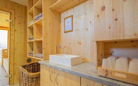 Fügen 450: Cabinetry, Eigentum, Holz, Gebäude, Küche, Countertop, Interior Design, Die Architektur, Flooring, Regale