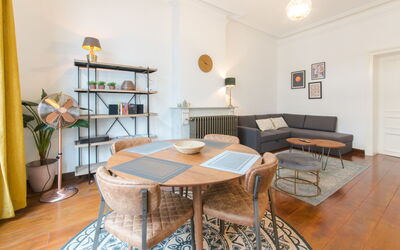 Kreef 450.2: Eigentum, Zimmer, Möbel, Interior Design, Fussboden, Gebäude, Tabelle, Wohnzimmer, Haus, Grundeigentum