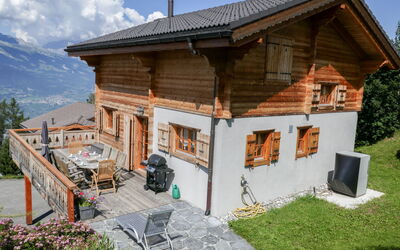 Nendaz 635: Eigentum, Haus, Gebäude, Hütte, Grundeigentum, Zuhause, Bauernhaus, Blockhaus, Fassade, Abstellgleis