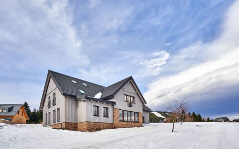 Na Pomezkách: Schnee, Eigentum, Himmel, Winter, Haus, Zuhause, Gebäude, Wolke, Die Architektur, Ländliches Gebiet