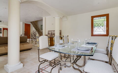 Caliopa: Zimmer, Eigentum, Möbel, Interior Design, Gebäude, Decke, Tabelle, Haus, Esszimmer, Wohnzimmer