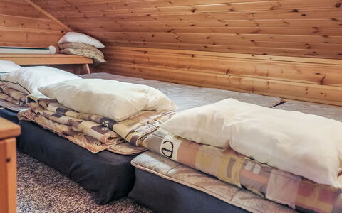 Ylläsmukka a 3: Holz, Schlafzimmer, Fussboden, Bett, Bedding, Bettdecke, Linens, Zimmer, Komfort, Hartholz