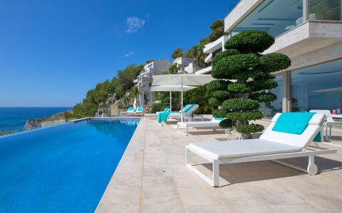 Emma on the Roc: Eigentum, Schwimmbad, Grundeigentum, Gebäude, Urlaub, Haus, Resort, Azurblau, Villa, Die Architektur