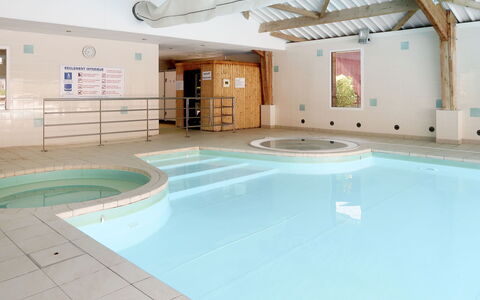 Cancale 648: Eigentum, Schwimmbad, Tabelle, Wasser, Gebäude, Azurblau, Beleuchtung, Die Architektur, Flooring, Interior Design