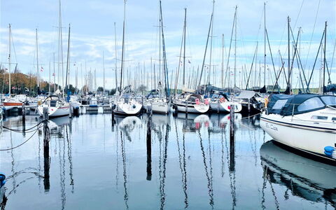 Brouwershaven: Wasser, Boot, Watercraft, Wasservorräte, Himmel, Wolke, Azurblau, Boote Und Boating - Geräte Und Materialien, Pflanze, Mast