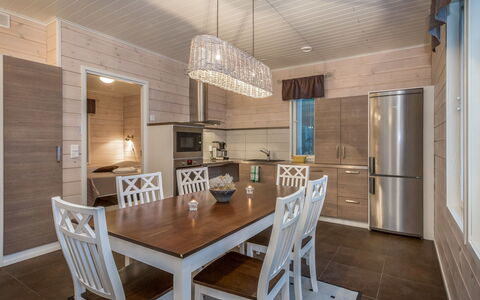 Pertunmaa 603: Möbel, Interior Design, Flooring, Light Fixture, Holz, Decke, Fussboden, Küche, Küche & Esszimmer Tisch, Holzboden
