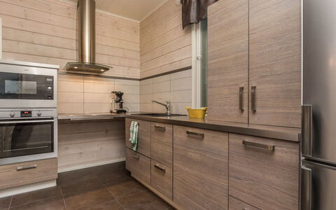 Pertunmaa 603: Cabinetry, Küche, Countertop, Flooring, Möbel, Holz, Küchengerät, Schublade, Interior Design, Fussboden