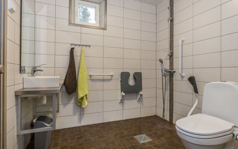 Pertunmaa 603: Toilleten Sitz, Toilette, Armatur, Badezimmer, Flooring, Fussboden, Installation, Sinken, Interior Design, Fliese
