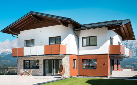 Schladming 620: Himmel, Gebäude, Fenster, Pflanze, Haus, Baum, Grundstueck, Urban Design, Nachbarschaft, Wohngebiet