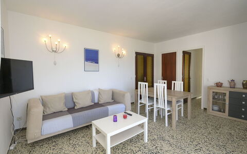 Costa Playa: Zimmer, Eigentum, Möbel, Wohnzimmer, Interior Design, Gebäude, Grundeigentum, Fussboden, Haus, Tabelle