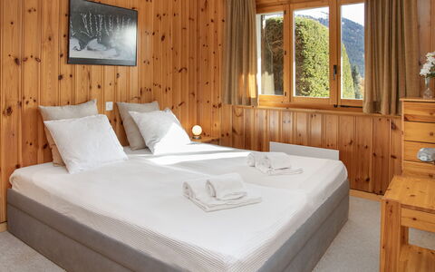 Orchidée 111: Holz, Interior Design, Schlafzimmer, Bett, Fussboden, Flooring, Möbel, Bettdecke, Zimmer, Bedding
