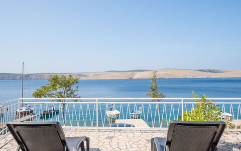 Iris: Wasser, Himmel, Möbel, Gebäude, Blau, Stuhl, Azurblau, Gartenmöbel, See, Pflanze