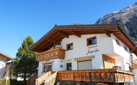 Huben 608: Zuhause, Farbe, Balkon