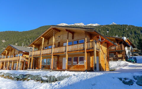 Sur Baselgia: Himmel, Schnee, Gebäude, Haus, Steigung, Holz, Fenster, Berg, Hütte, Freizeit