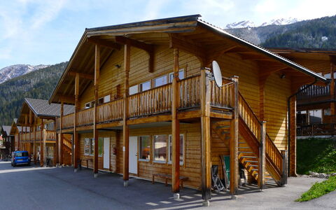 Sur Baselgia: Eigentum, Haus, Blockhaus, Gebäude, Zuhause, Grundeigentum, Berg, Die Architektur, Hütte, Holz
