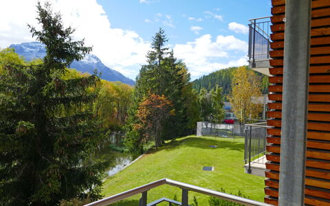 Samedan 7: Wolke, Pflanze, Himmel, Gebäude, Berg, Blatt, Natur, Baum, Lärche, Haus