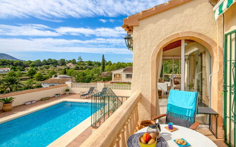 Isabelle: Eigentum, Gebäude, Grundeigentum, Haus, Schwimmbad, Resort, Villa, Urlaub, Azurblau, Estate