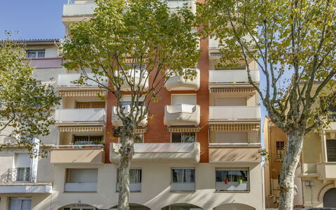 Poséidon: Wohngebiet, Eigentum, Gebäude, Nachbarschaft, Wohnung, Haus, Die Architektur, Baum, Grundeigentum, Zuhause