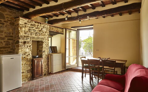 Villa Cincinelli: Eigentum, Zimmer, Gebäude, Interior Design, Decke, Haus, Möbel, Wand, Fussboden, Grundeigentum