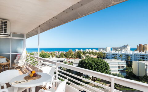 Torremolinos 27: Eigentum, Gebäude, Grundeigentum, Wohnung, Balkon, Haus, Die Architektur, Zimmer, Himmel, Interior Design