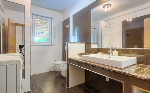 Salamander: Spiegel, Zapfhahn, Sinken, Armatur, Bad Sink, Gebäude, Holz, Badezimmer, Interior Design