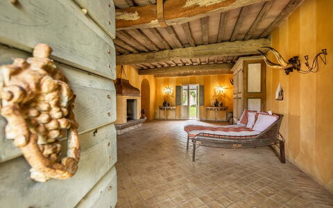 Lavacchio 16: Holz, Gebäude, Interior Design, Wand, Fussboden, Tür, Hartholz, Flooring, Strahl, Baum