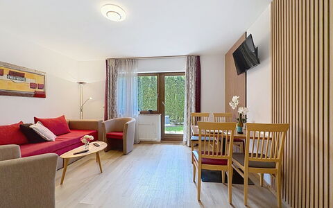 Zell am See 678: Interior Design, Flooring, Holz, Möbel, Fussboden, Zimmer, Decke, Stuhl, Wohnzimmer, Wohnung
