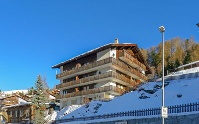Grächen 110: Winter, Eigentum, Die Architektur, Himmel, Gebäude, Schnee, Grundeigentum, Wohnung, Dach, Baum