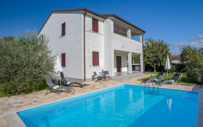 Poreč Nova Vas 107: Eigentum, Haus, Gebäude, Grundeigentum, Schwimmbad, Villa, Zuhause, Wohngebiet, Die Architektur, Urlaub