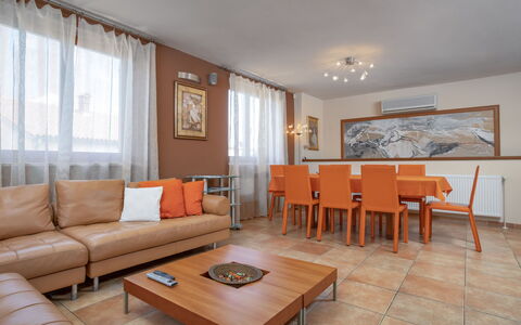 Villa Asi: Wohnzimmer, Zimmer, Eigentum, Möbel, Interior Design, Gebäude, Orange, Haus, Fussboden, Grundeigentum