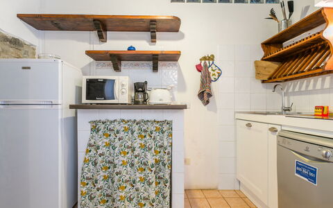 Ridaldi: Cabinetry, Eigentum, Gebäude, Küche, Interior Design, Holz, Fussboden, Wand, Linie, Flooring