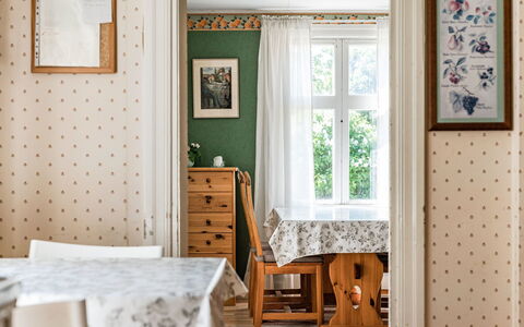 Ilingetorp: Möbel, Cabinetry, Eigentum, Fenster, Tabelle, Holz, Schublade, Gebäude, Interior Design, Kommode