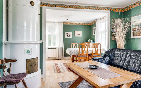 Ilingetorp: Tabelle, Möbel, Couch, Blau, Interior Design, Holz, Gebäude, Flooring, Fussboden, Komfort