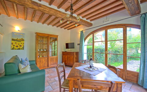 Borgo Mulignone: Eigentum, Zimmer, Gebäude, Haus, Grundeigentum, Möbel, Hütte, Zuhause, Decke, Interior Design