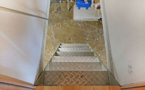 Rustico Andrea: Treppe, Die Architektur, Zimmer, Wand, Decke, Fussboden, Haus, Holz, Flooring, Hartholz