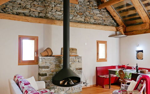 Rustico Andrea: Zimmer, Eigentum, Interior Design, Haus, Gebäude, Möbel, Decke, Wand, Kamin, Wohnzimmer