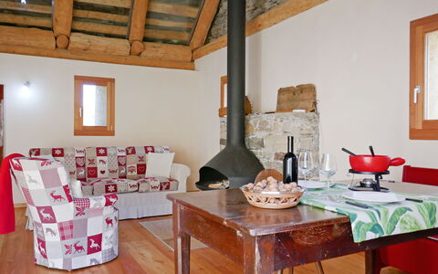 Rustico Andrea: Zimmer, Eigentum, Möbel, Interior Design, Gebäude, Tabelle, Haus, Wohnzimmer, Esszimmer, Fussboden