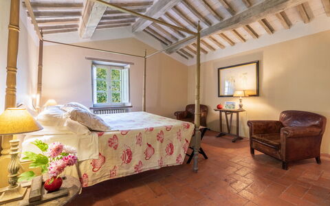 Casa Di Giulio: Möbel, Interior Design, Wand, Flooring, Fussboden, Decke, Holz, Bett, Schlafzimmer, Zimmer