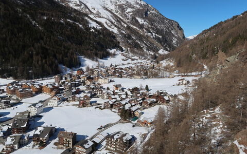 Sarazena: Schnee, Berg, Himmel, Steigung, Bergforms, Einfrieren, Glazialmorphologie, Landschaft, Gebirge, Geologisches Phänomen